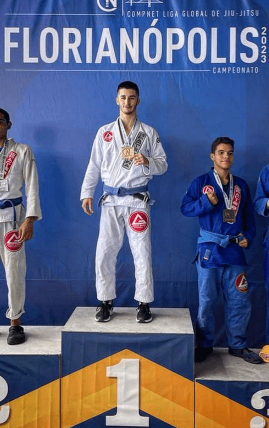 Ouro no Compnet 2023 após duas finalizações